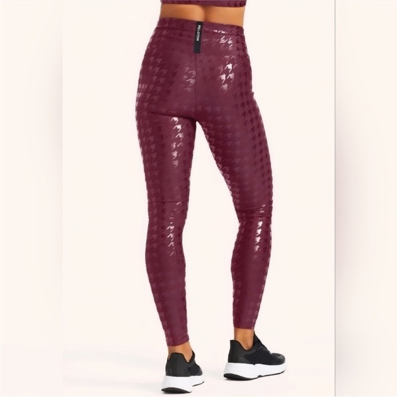 Peloton Houndstooth Foil Leggings-Size S Activewear - Picture 2 of 7
